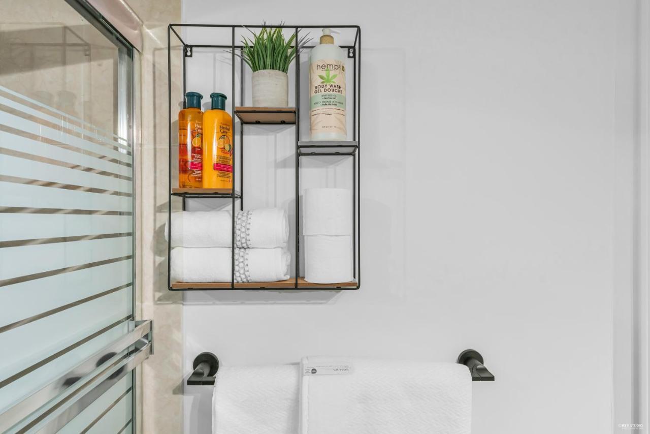 1-Br Condo In Downtown Coal Harbour With Parking And City Views Vancouver Exteriör bild