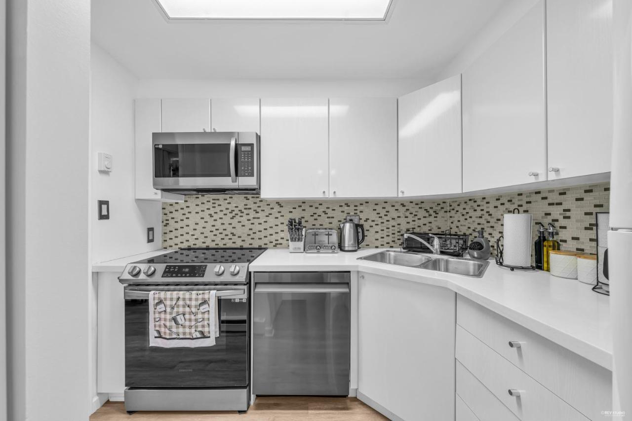 1-Br Condo In Downtown Coal Harbour With Parking And City Views Vancouver Exteriör bild