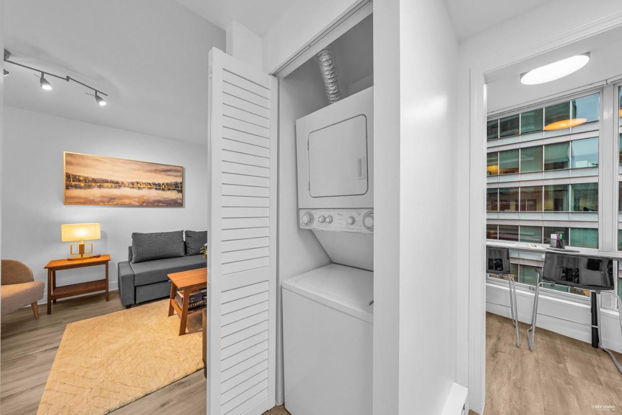 1-Br Condo In Downtown Coal Harbour With Parking And City Views Vancouver Exteriör bild